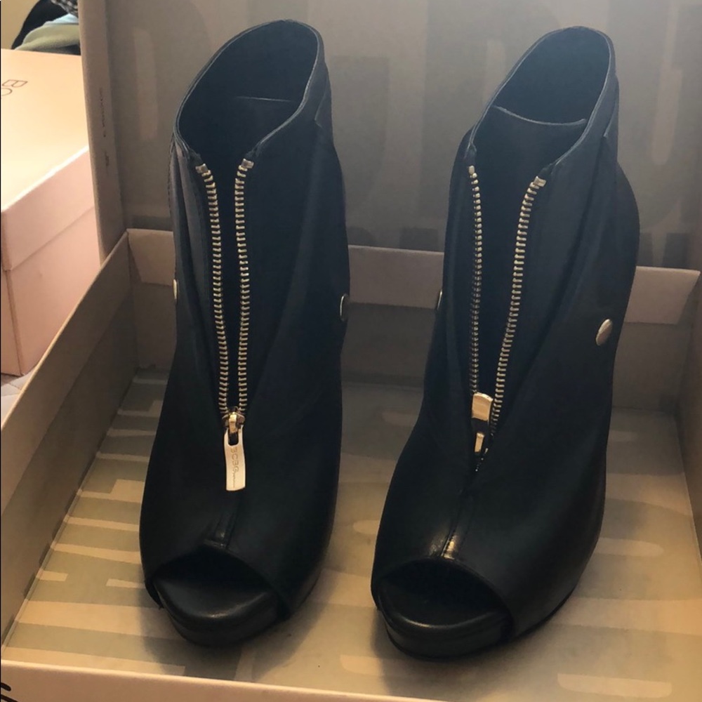 BCBG Black Lantern Booties - Picture 2 of 8